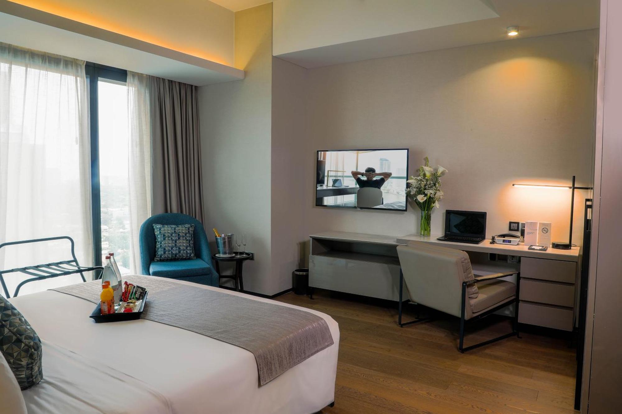 Oakwood Makati Avenue Hotel Makati City Екстериор снимка